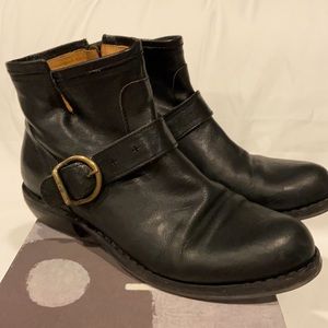 Fiorentini+Baker black leather bootie buckle 7.5
